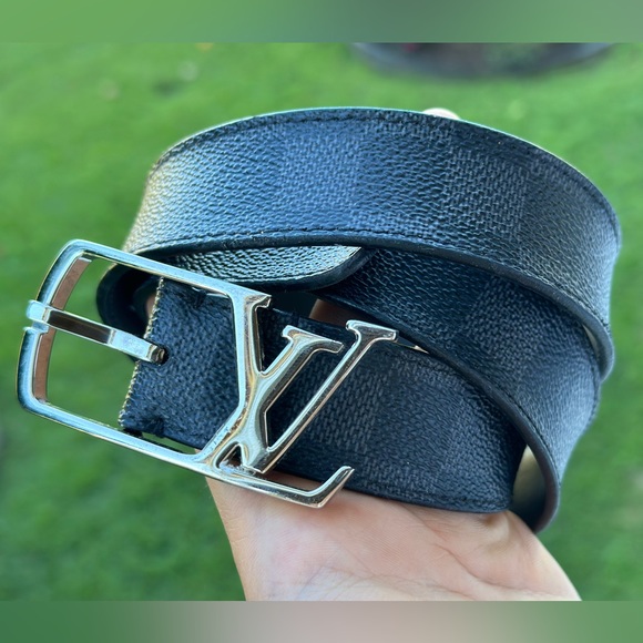 Authentic men’s Louis Vuitton belt - Picture 3 of 3